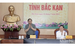 Bắc Kạn phát huy tinh thần tự lực, tự cường, chú trọng phát triển kinh tế rừng và du lịch