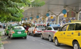Công bố đường dây nóng xử lý taxi dù, gian lận cước tại sân bay Tân Sơn Nhất