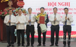 Công bố và trao quyết định công nhận chức vụ Hiệu trưởng Trường Đại học Thái Bình