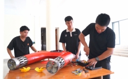 Phao cứu sinh điều khiển từ xa