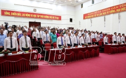 Khai mạc trọng thể kỳ họp thứ tám, HĐND tỉnh khóa XVII, nhiệm kỳ 2021 - 2026