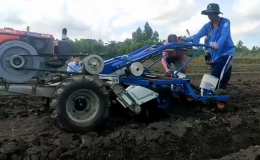 Kỹ sư cơ điện làm máy làm gieo hạt năng suất 0,2 ha mỗi giờ