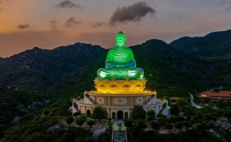 Ngắm tượng phật ngồi 'tựa sơn vọng hải' tại Bình Định
