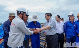 Thủ tướng Phạm Minh Chính thị sát, kiểm tra Dự án cao tốc Châu Đốc-Cần Thơ-Sóc Trăng