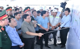 Thủ tướng Phạm Minh Chính thị sát tuyến cao tốc Cần Thơ-Cà Mau qua tỉnh Hậu Giang