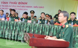 Vũ Thư: Thực hành xử lý tình huống sạt trượt mái đê, kè tại kè Hữu Lộc