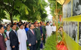 Khai mạc triển lãm ảnh 'Đồng chí Nguyễn Văn Linh - Nhà lãnh đạo kiên định và sáng tạo của cách mạng Việt Nam'