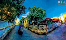 Chiến trường chia nửa vầng trăng