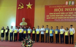 Hưng Hà: Công bố quyết định sáp nhập, tổ chức lại các trường mầm non, tiểu học, THCS