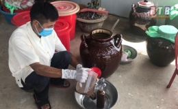 Xã Hồng Tiến sản xuất trên 10 nghìn lít mắm cáy 1 năm