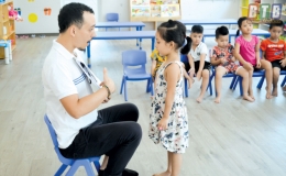 Học tiếng Anh - giúp trẻ tự tin trong giao tiếp