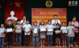 Tuyên dương, khen thưởng 84 học sinh vượt khó học giỏi