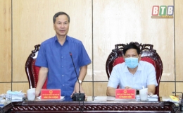 Thường trực HĐND tỉnh nghe và cho ý kiến vào các tờ trình của UBND tỉnh