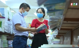 Bảo đảm cung ứng đủ sách giáo khoa, đồ dùng dạy học cho năm học mới