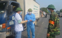 Hưng Hà: Trên 900 người được cấp thẻ ra, vào tỉnh tại các chốt kiểm soát dịch Covid-19 trên địa bàn