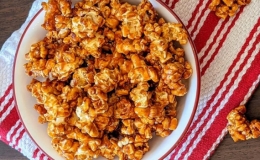 Làm bắp rang bơ caramel chỉ trong 10 phút