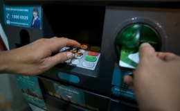 NHNN yêu cầu giảm phí giao dịch trên ATM, POS, chuyển khoản liên ngân hàng