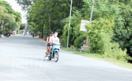 “Quên” đội mũ bảo hiểm khi tham gia giao thông