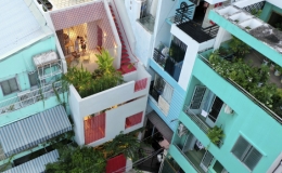 Thiết kế 3 giếng trời, nhà Sài Gòn lên báo Mỹ sau cải tạo