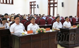 Đồng chí Nguyễn Khắc Thận, Phó Bí thư Tỉnh ủy, Chủ tịch UBND tỉnh tiếp xúc cử tri tại thành phố Thái Bình