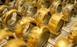 Giá vàng hôm nay 3/8: Sau cú tăng vọt lên đỉnh, vàng 'ngã ngựa'