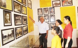 Khởi sắc vùng quê cách mạng