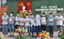 Thị trấn Hưng Hà khen thưởng gần 430 học sinh giỏi các cấp
