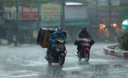 Mưa dông kéo dài ở nhiều khu vực trên cả nước
