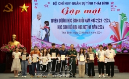Bộ CHQS tỉnh: Tuyên dương con cán bộ, nhân viên có thành tích học tập tốt