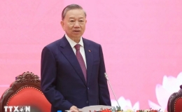 Chủ tịch Đảng Nhân dân Campuchia Samdech Hun Sen chúc mừng Tổng Bí thư Tô Lâm
