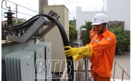 Điện lực Tiền Hải: Đưa 11 trạm biến áp chống quá tải vào hoạt động
