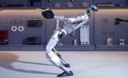 Robot hình người tiến thêm một bước ra đời thực