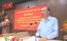 Tô thắm truyền thống vẻ vang của lực lượng Công an nhân dân Việt Nam anh hùng