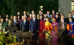 Tổng Bí thư, Chủ tịch nước Tô Lâm thăm và làm việc tại Đại sứ quán Việt Nam tại Trung Quốc