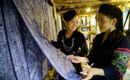 Thổ cẩm - báu vật của người Mông