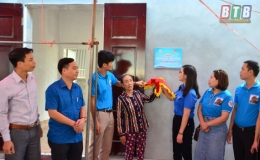 Khánh thành nhà tình nghĩa cho cựu thanh niên xung phong