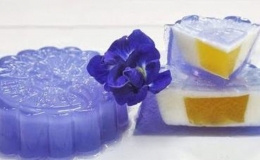 Bánh Trung thu thạch hoa đậu biếc