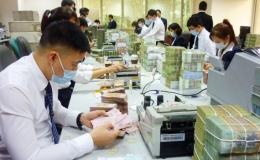 Lãi suất tiết kiệm tiếp tục giảm mạnh