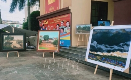 Câu lạc bộ Hoạ sỹ trẻ Thái Bình tham gia triển lãm tranh - ảnh chào mừng Đại hội đại biểu Đảng bộ tỉnh lần thứ XX tại Tiền Hải