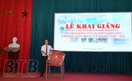 Trường Cao đẳng Nghề Thái Bình: Trao bằng tốt nghiệp cho học sinh