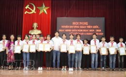 Vũ Tiến (Vũ Thư) trao thưởng trên 100 triệu đồng cho học sinh có thành tích tiêu biểu