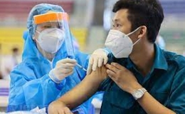 Không cần kiểm tra huyết áp toàn bộ người đến tiêm vắc xin phòng Covid-19