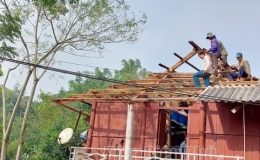 Mưa lớn kèm theo dông, lốc, sét gây nhiều thiệt hại tại các địa phương