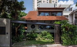Ngôi nhà đa năng mộc mạc ở TP.HCM
