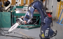 Robot máy cưa khéo léo như con người