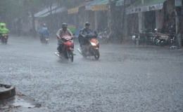 Tin cảnh báo mưa lớn, lốc, sét và gió giật mạnh tại Thái Bình