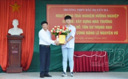 Đồng hành cùng em Đặng Lê Nguyên Vũ trong trận chung kết năm Đường lên đỉnh Olympia
