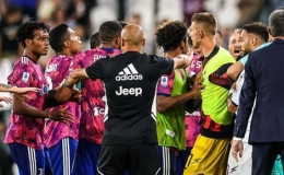 Juventus hòa trận có bốn thẻ đỏ