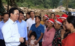 Chăm lo, hỗ trợ các gia đình nạn nhân của lũ ống vượt qua khó khăn
