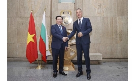 Chủ tịch Quốc hội Vương Đình Huệ thăm thành phố Burgas